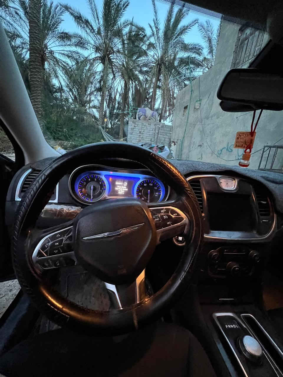 سياره اوباما لبيع موديل ١٨ مرمزه أصل ١٥ سياره جاهزه من كلشي مكينه كير تبريد تخم تاير حداده رقم وسنوية جدد ماصرلهن شهر بيه حادث بصيط جمالغ خلفي جهت السايق سياره بسمي تحويل ثاني يوم سعر السياره 157 وبيه مجال بصيط ومكان بصره ***********
