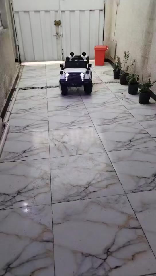 سيارة شحن اطفال حجم كبير تاخذ نفرين
كامله هية واغراضهة شاحنه وكتلوك وريمونت تحكم عن بعد بعدهة جديدة سعرهة ١٠٠ 
***********
بغداد الحسينيه
