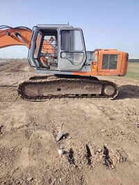 حفارة هيتاشي • موديل ٩٣ • بابل جبله