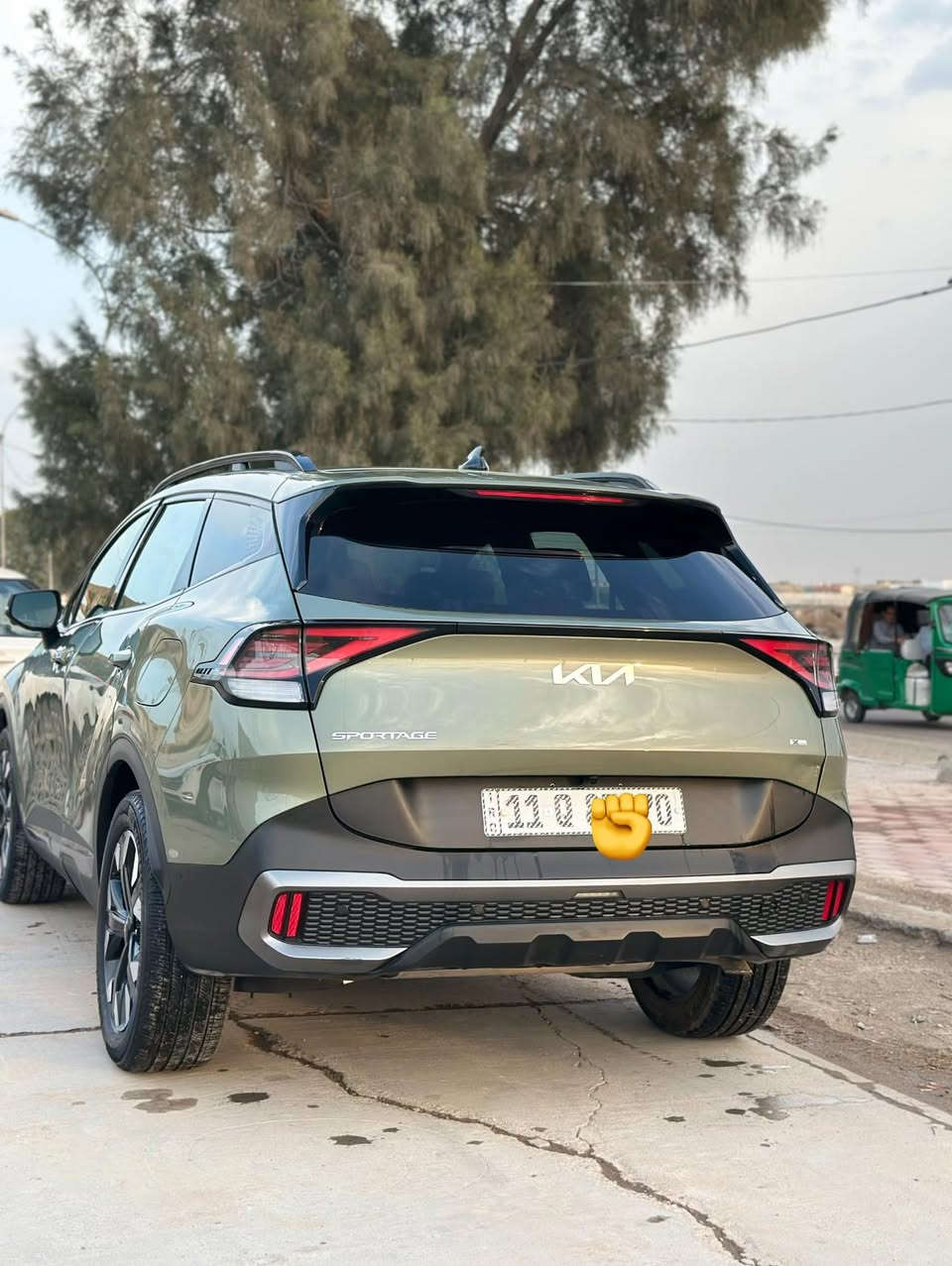 السلام عليكم
 للبيع 
موديل 2024 ماشية 20 
مواصفات السيارة برستيج فول السيارة واحد /واحد  شحن كهرباء وهايبرد و تخم تاير وصدر كله جديد دخول جديد للعراق سيارة جاهزة كاملة السيارة بيهة قطع صبغ بس ابيع حزام صبغ 
( سعر السيارة 168 ترهم بيع او مراوس )
(***********)(***********)
