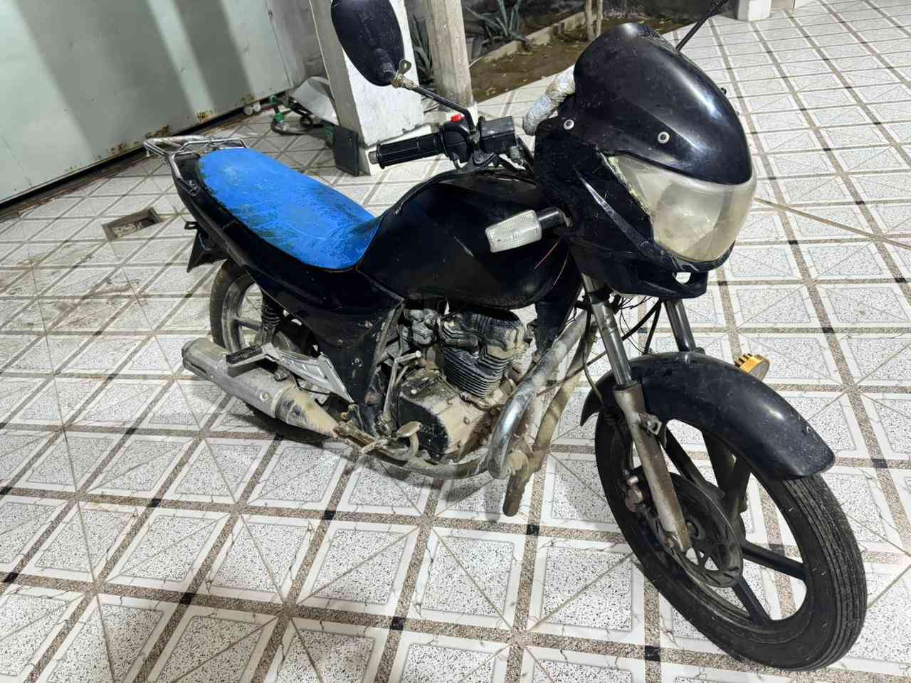 للبيع ماطور سايم العنوان الرمادي الجزيره شارع الجرايشي السعر 450 وبي مجال بسيط للاستفسار ***********
