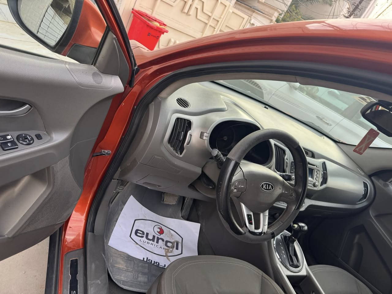 السلام عليكم
كيا سبورتج للبيع موديل 2012 اللون مشمشي ماشيه 150ألف بيهه اربع قطع صبغ بدون دواخل مكان السياره بغداد حي الجامعه السعر 124$ للاستفسار الاتصال على الرقم ***********
