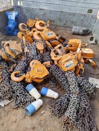 للبيع موجود توصيل 3 طن 2 طن طن ونص واحد طن 07703953608