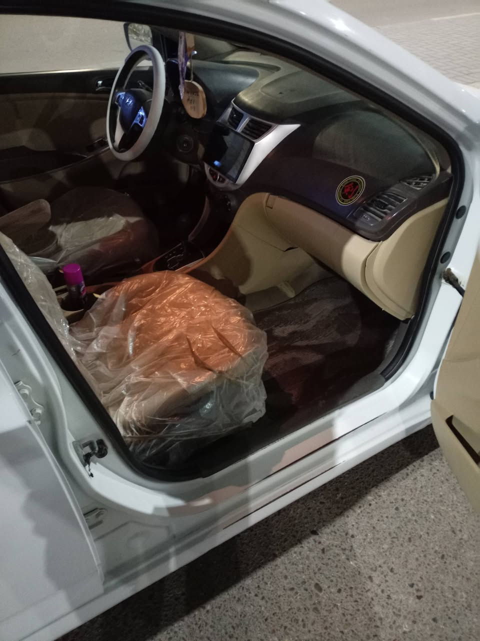 اكسنت مديل 2015 السياره جاهزه مكينه وكير كفاله 1600 بيه مكانات صبق مكفوله من ضربه رقمه ذي قار دولي مكانه بصره سنويه 2030 السعر 87 رقم الهاتف ***********
