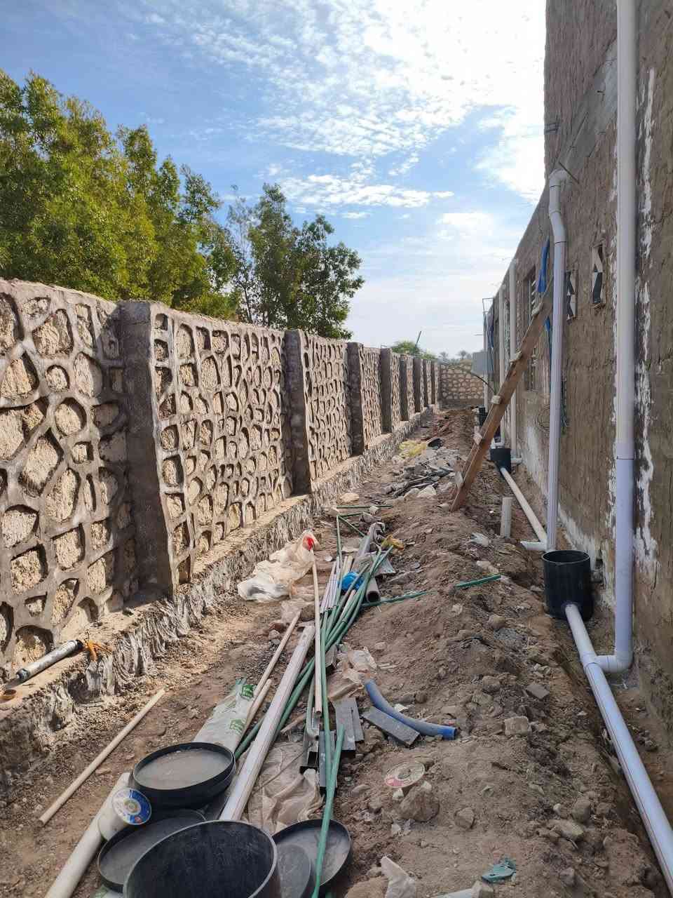 اللهم صلِّ على محمد وآل محمد 
اخوتي جزء من عملي للبناء الحجر كرسته وعمل وباسعار تنافسيه دقه وعداله وجماليه ومصداقيه في الموعد مستعدين لكافه انواع البناء البيوت والاسيجه والممرات والديكورات والرصف وكافه الاعمال  ان شاء الله ينال اعجابكم  للتواصل خاص او الاتصال ع الرقم *********** متوفر واتساب
