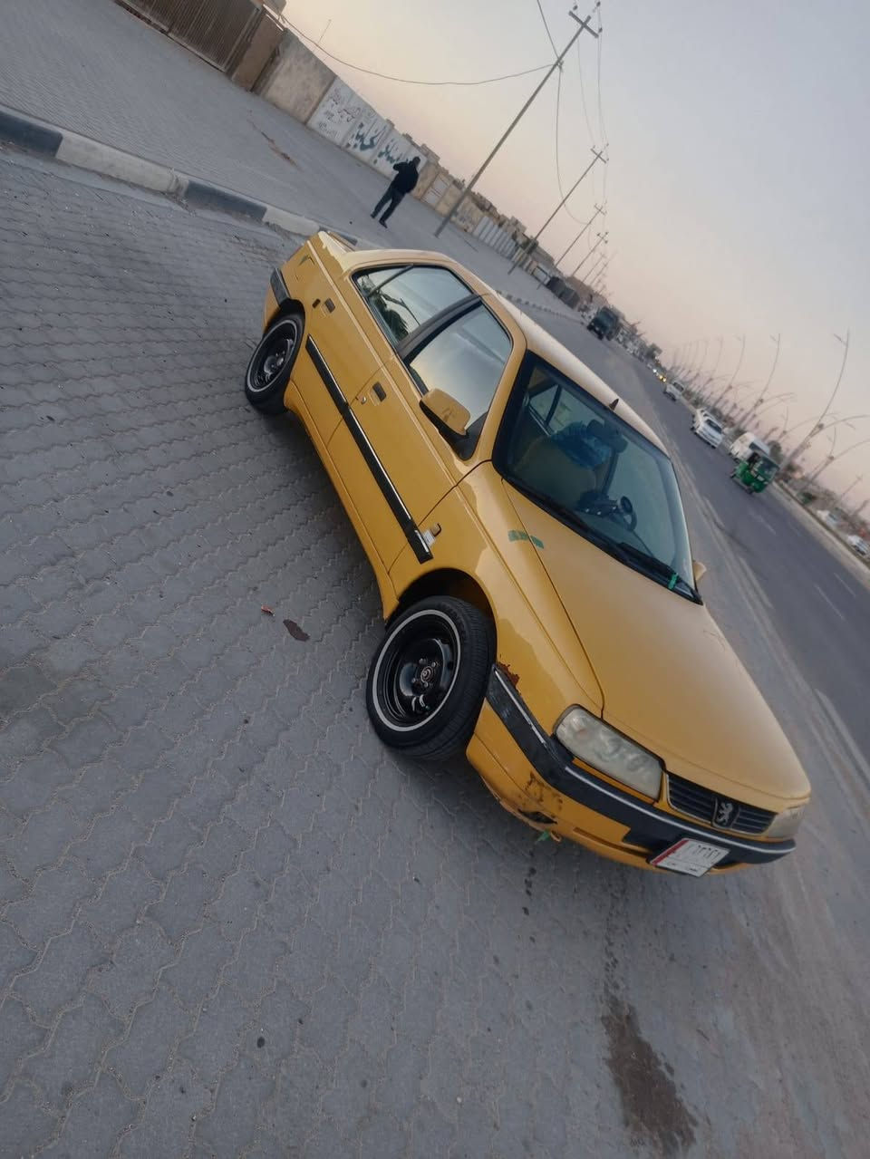 سلام عليكم سياره موديل 2016 مكفوله مكينه وكير وحداديه وضربه سياره حلوه سنويه منتهيه بل2022 سعر 37 رقم الهاتف ***********
