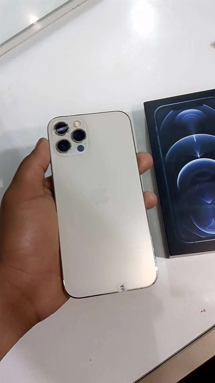 ايفون 12 سعر 500 بطاريه 92 رقم التلفون***********
