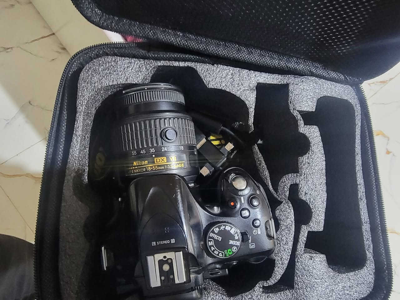 كامره نيكون للبيع
كامره نيكون 5200D  
كامره نضيفه كما موضح بلصور 
الكامره شرط الفحص مابيه اي مشكله او خلل كفاله 
بيه عدسه الكت الاصليه 18 55
(الملحقات) 
1-عدسه 18-55
2-بطارية
3-واير لنقل الصور من الكامره للهاتف
5-رام 16كيكا 
6-جنطه
7-شاحنه بطاريات 
8-حزام لحمل الكامره
ب300 الف 

*********** للتواصل
