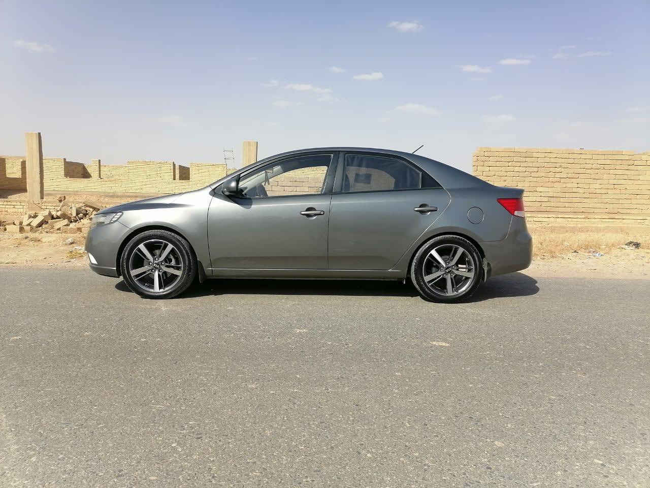 سلام عليكم للبيع 
سيراتو 13
ماشية 114حقيقي
محرك كير بشرط مامفتوح
قفلها 116
طعجة زغيرة بخشم البنيد صبغ الباقي مكفول
باسمي السيارة سنوية عظم عاج تنتهي نهاية 26

صلاح الدين تكريت 
***********
