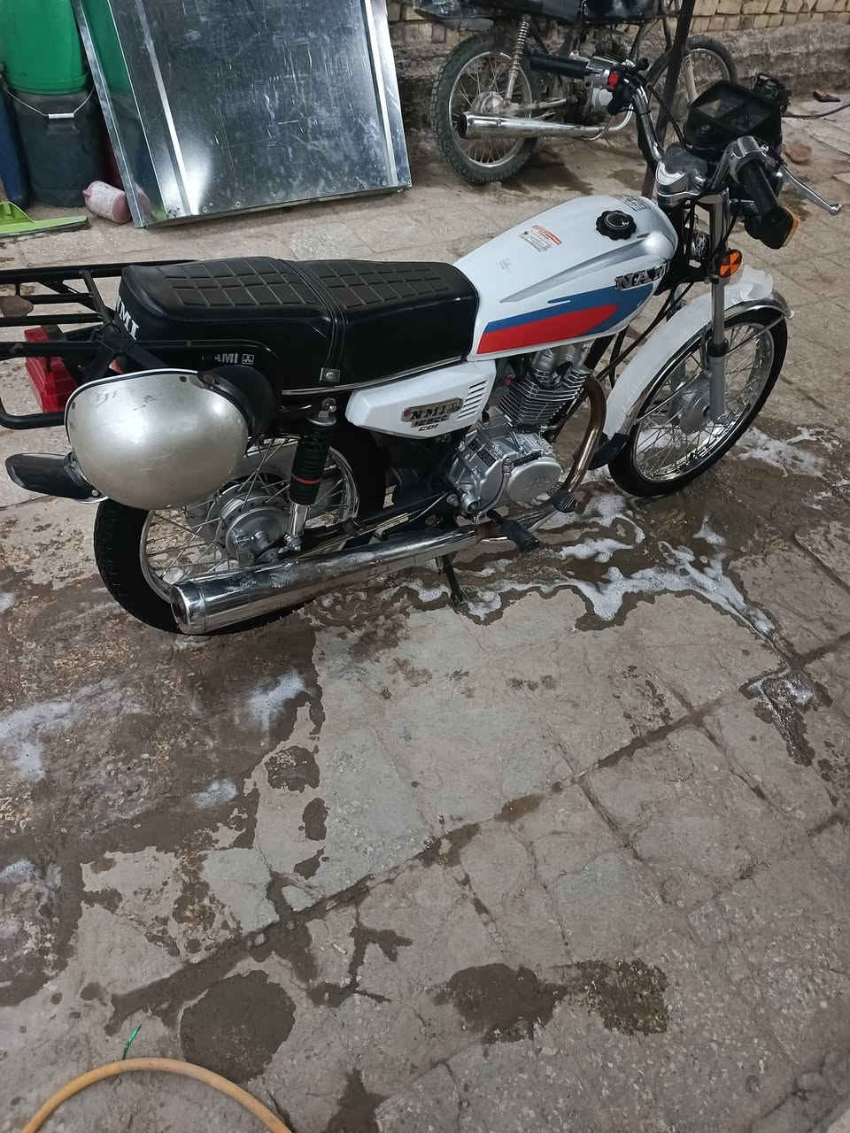 سلام عليكم نامه للبيع موديل 23 مكينه وشاصي 23 امتياز غراض 25نامه اصلي شلامجه اوراق كهربائيات شغاله نضافه شوفت عينك خير من الله مكينه مفتوحه فقط ولفات مكاني بابل الحله شارع 80 مال كربلاء سعر 575 وبيها مجال قليل ***********
