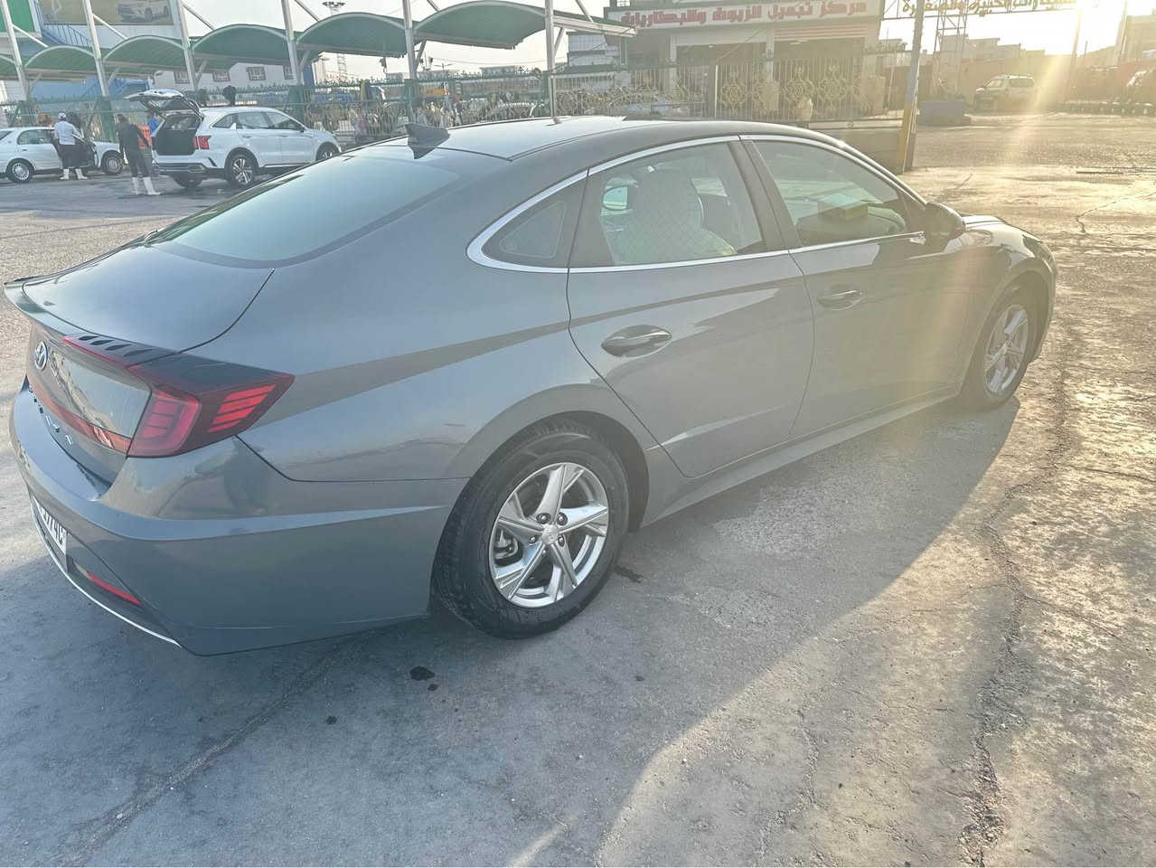 السلام عليكم 
سوناتا ٢٣ وارد امريكي حدثها خشم الجاملغ والبنيد وشبر بالجاملغ الخلفي صبغ ٣قطع والتكم سيارة نظيفه خير من الله محرك ٢.٥GDI تنفس طبيعي رقم دهوك شمالي بأسمي جاهز تحويل وكالة ماشيه ٣٧ميل 
مواصفاتها رادار امامي خلفي نقطه عمياء محيطي وباقي المواصفات المعروفة 
السعر ١٦٥ وبيها مجال للطيبين مكاني البصرة الزبير 
*********** البصرة, العراق
