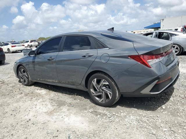 النترا موديل ٢٠٢٥  امركي الصنع محرك ٢٠٠٠ 
ماشية ١٥ الف حادث موجود وية الصور وبيها سونار مابيها اي تبديل او صبغ بس بارد ع مقدار الحادث 
فول مواصفات سلايد تدفئة بالكشن شاحن واير ليس تحكمات كل الجهات رقم فحص مؤقت مكانها بغداد للاستفسار 
الاتصال على الرقم *********** بغداد, العراق
