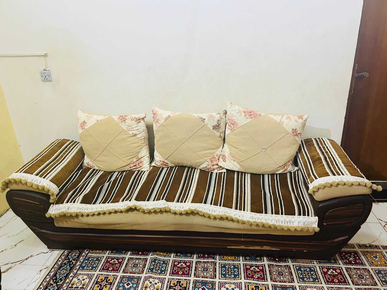 تخم نضيف مبيه اي ضرر مكون من 5مقاعد،3كبار و2 صغار،سعر 200وبيه مجال


**إذا كنت صاحب هذا الإعلان وتريد حذفه لأي سبب، رجاءا أرسل رسالة إلى الدعم الفني**