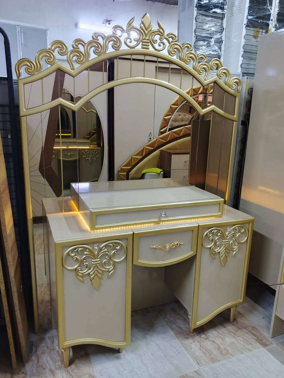 السلام عليكم  زبائنه الكرام👑معرض المصطفى لبيع غرف النوم 🔥التركي ومستعدين لشراء كافه الغرف النوم💯  المستعمله.وغرف النوم الملكيه 🪬 اخو الجديد 8 قطع 🗯️
مستعدون بتجهيز اثاث بيت كامل✨ وشراء  اثاث بيت كامل
 العنوان كركوك💥 القادسيه الثانيه شارع ابو وليد للاستفسار اتصال ع رقم /***********//*********** كركوك, العراق
