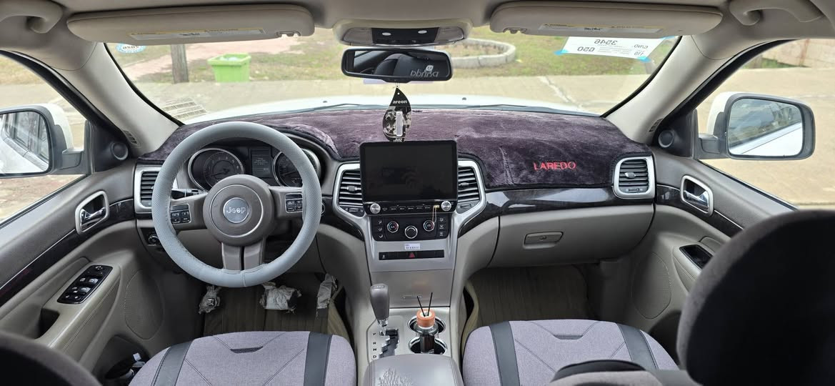 جێب لاریدۆ ٢٠١٢ - زۆر پاک و بێ کێشە
بێ بۆیاخ و بێ تەعدیل (بە شەرت)
 مەکینەی نەکراوەتەوە و زۆر توندوتۆڵە.
​بەسمە (دوو بەسمەی شەریکەی لەگەڵە)، شاشە و کامێرا.
نوێ و بێ خەرجی.
​سەنەوی: نوێیە تا ساڵی ٢٠٢٩ و بەناوی خۆمەوەیە.
​ئۆتۆمبێلەکە زۆر شازە و ماڵی دۆستە، هیچ مەسرەفێکی تێدا نییە.
نرخی 174 گەڵاو مەجالێکی کەم
بۆ پەیوەندی: [  *********** ] أربيل, العراق
