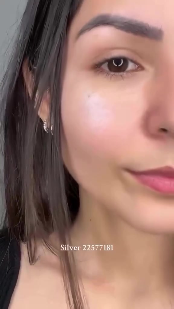 ✨ إضاءة تخطف الأنظار! ✨
هايلايتر SHEGLAM Lunar Glow يمنحك لمعة ناعمة وطبيعية تدوم وتخلي مكياجك يطلع أفخم. 🤍🌙

💖 السعر فقط 3,000 دينار �❤️🩷


**إذا كنت صاحب هذا الإعلان وتريد حذفه لأي سبب، رجاءا أرسل رسالة إلى الدعم الفني**