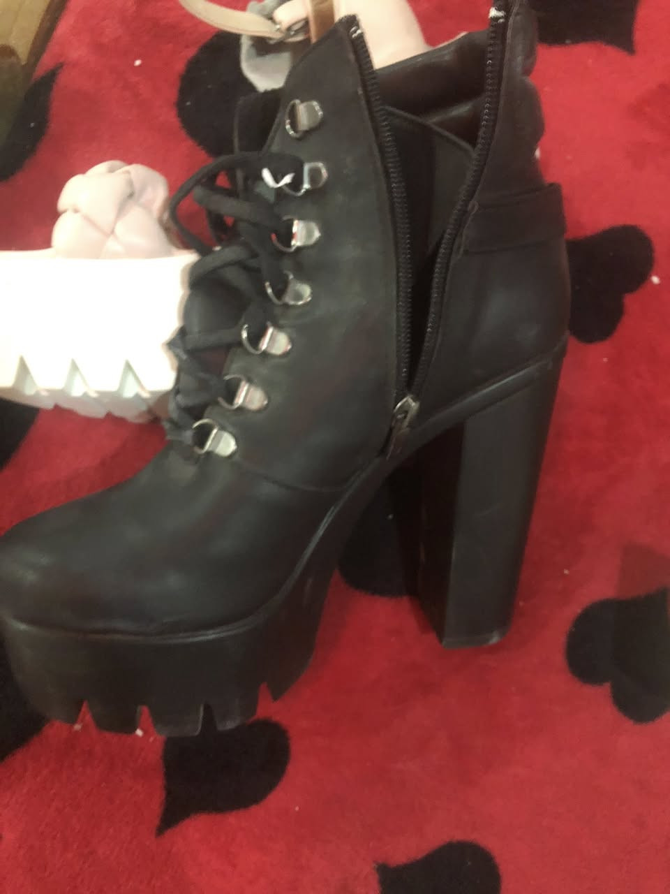 للبيع جديدات ڪُلهن 25  القياس 39 المكان نجف


**إذا كنت صاحب هذا الإعلان وتريد حذفه لأي سبب، رجاءا أرسل رسالة إلى الدعم الفني**