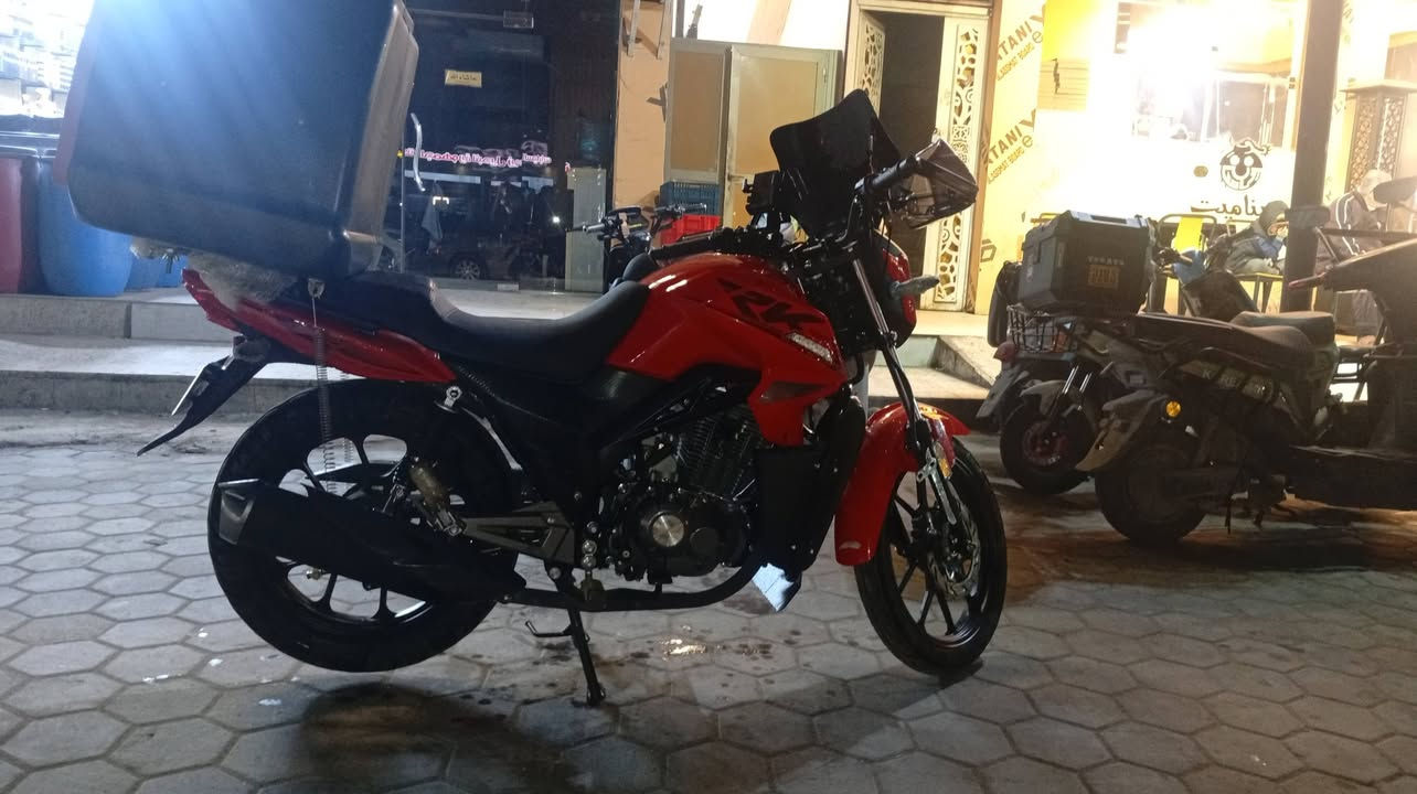 الدراجه بعدها جديده ماشيه 7000 من الوكيل رقم اربيل
اسمها   RK   C200 حاطلها درع وكاسحه وزنون فانات اصليه
الدراجه للبيع وبيها مجال ورقمي بي واتساب ***********
