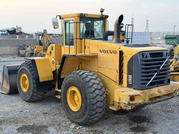 للبيع فالفؤ حجم ١٥٠ موديل ٢٠٠٤ رقم دولي محرك بمو نوزل تايرات تخم جديد مكفول كفال حام رقم هاتف ***********
