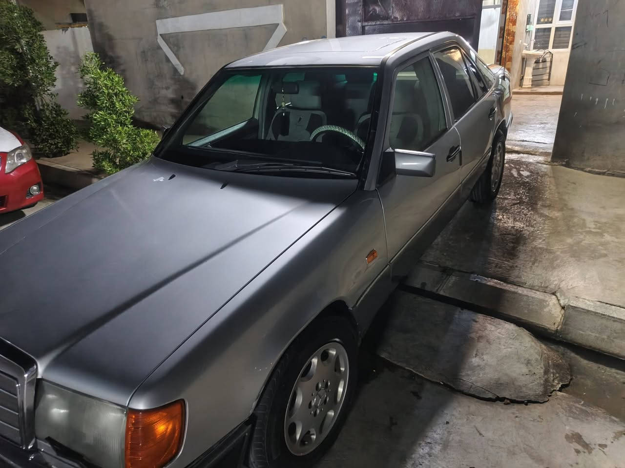 مارسدس لبيع موديل 92محرك 3000السعر 68بيهه مجال ***********العنوان كركوك
