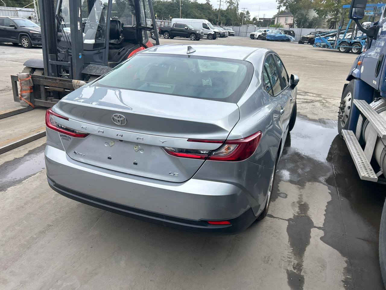 كامري 25
LE
بيها جمالمق
سياره شغاله وتمشي 
سياره بل موصل بل تصليح 
ابيع عل حادث 
(اكتب رقم واحد يوصلك السعر) 
تربريد شغال 
الاستفسار على الرقم (***********)
