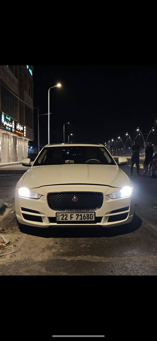 جاكوار موديل xe2019
فول فول مواصفات بارنوما فتخة سقف 
شاشة كبيرة لمس كاميرا حاسه راردارت حاسات تحكمات ستريت بلوتوث اوكس كار بل 
السيارة كاملة وحادثها موجود بالصور وهذا رقم شاصيها
سنويتها ل27
الكير مكفول
السيارة المكينة بيها تبخير لو تنفتح لو طابوكة تحتاج
فقط الخانة الثانيه بيها مشكلة
 مكانها البصره السيارة
رقم صاحب احب سيارة ***********
سعر 115 وبيها مجال اتصل وتدلل البصرة, العراق

