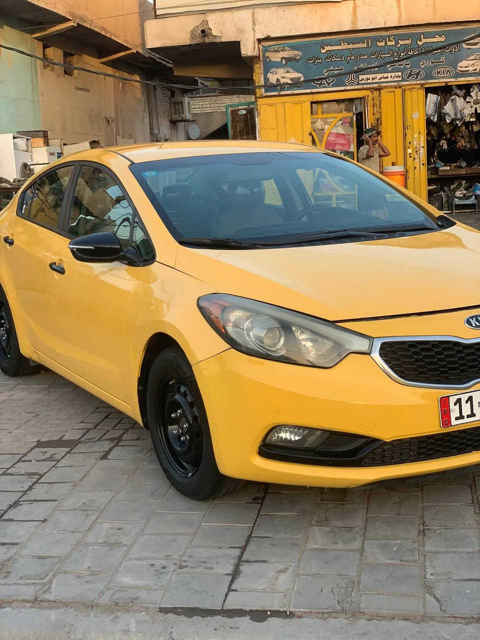 سلام عليكم فورتي وارد امريكي موديل 16حادثه جاملغ امامي بدون دواخل سياره جاهزة دوشمه كله السعر 118 ،*********** دوش 1800
