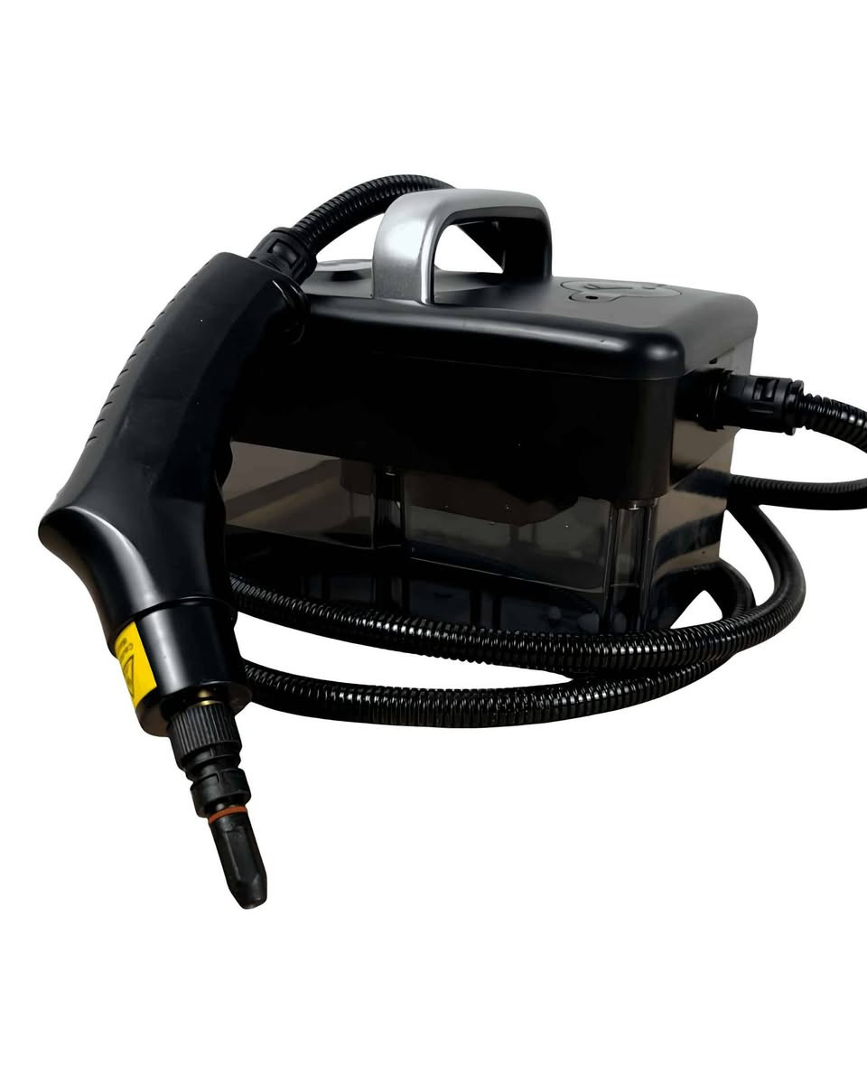 🧹 منظفة بخارية كهربائية محمولة 1950 واط – Emblème 🔥
- بسعة 1.5 لتر 💧
- تنظيف وتعقيم الأرضيات والسيراميك والرخام 🏺
- إزالة الدهون من المطابخ، الأفران، الشفاطات والأسطح المعدنية 🍳
- تنظيف المفروشات، الكنب، السجاد والستائر 🛋️
- تعقيم الحمامات، الحنفيات، الفواصل (الجراوت) والزوايا الضيقة 🚿
- المميزات:
    - قدرة كهربائية عالية 1950 واط ⚡️
    - ضغط مضخة عالي 3 بار 💪
    - غلاية من الستانلس ستيل مقاومة للصدأ 🔩
    - مدة تشغيل مستمرة تصل إلى 25 دقيقة ⏰
- تحكم بمستويات البخار عبر لوحة رقمية (6 مستويات) 📊
السعر: 60 الف 💸
التوصيل:
🚚 بغداد 3 آلاف
🚚 محافظات 5 آلاف
ضمان سنة 🔄
للحجز والاستفسار يرجى مراسلة الصفحة 📲 بغداد, العراق


**إذا كنت صاحب هذا الإعلان وتريد حذفه لأي سبب، رجاءا أرسل رسالة إلى الدعم الفني**