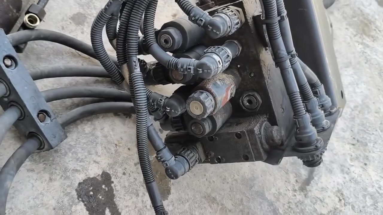 سلام عليكم 
مجموعه مال سنكل دوار كهربائي....للبيع....
جك نضيف معه الصندوك وبقيت تفرعات الصندوك واكف بي حساس رقم 2 ستفسار 
***********
