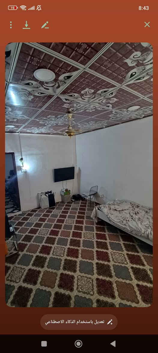 دار للبيع 110م طابقين بناء قديم بس نظيف ينسكن بي الفوك غرفتين وصاله وصحيات والجوة غرفه واستقبال وصاله وصحيات ومطبخ  قريب سوك المسكف شارع 15 السعر 145 وبي مجال
