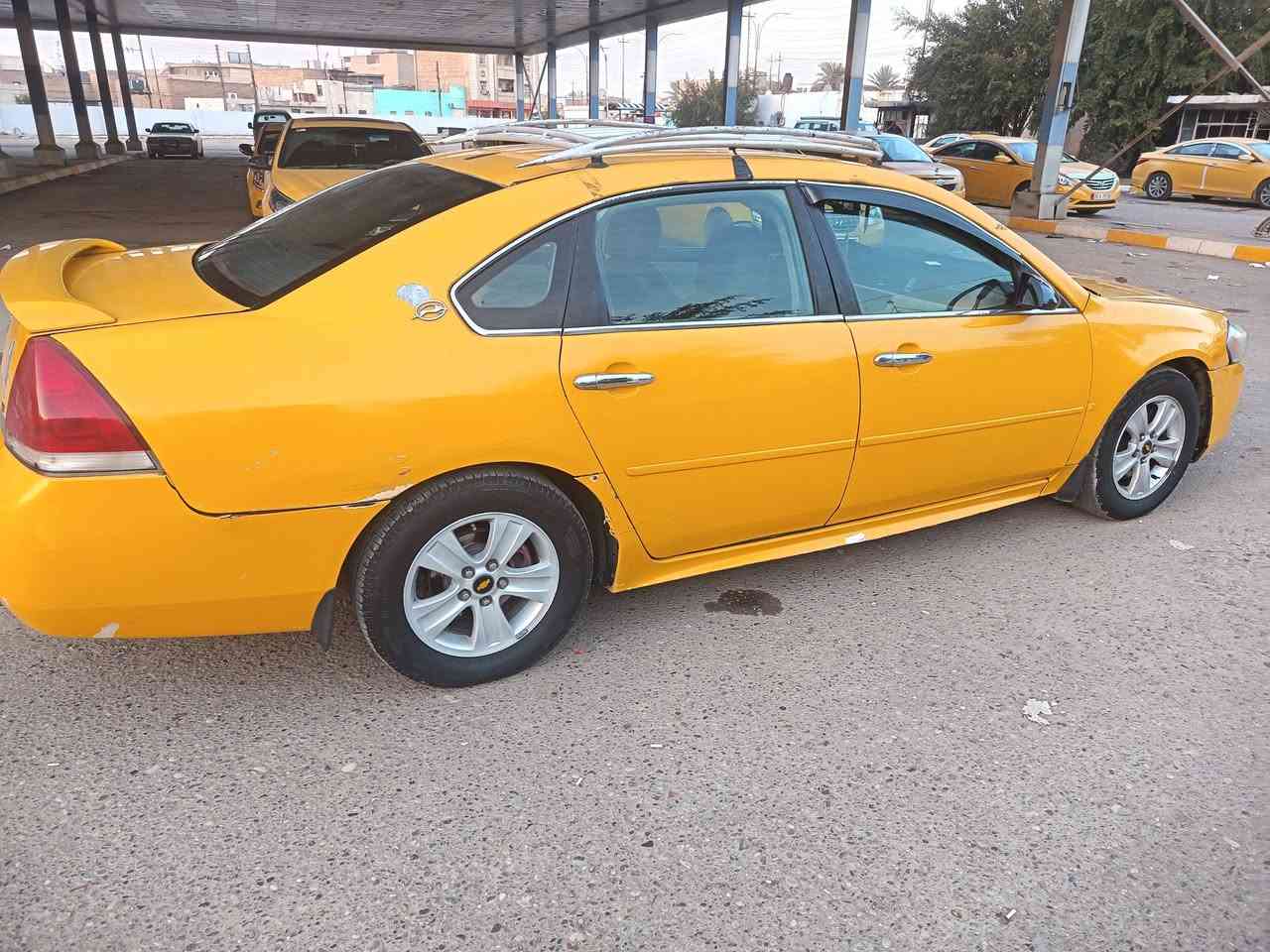 سلام عليكم امباله موديل 11انكليزي تحولي مباشر مكينه وكير وضفيره وكهربائيات جديده خيرمن الله تبريد شغال وحداديه 90/100 مصفره غرامات هيئه ومورو /***********
