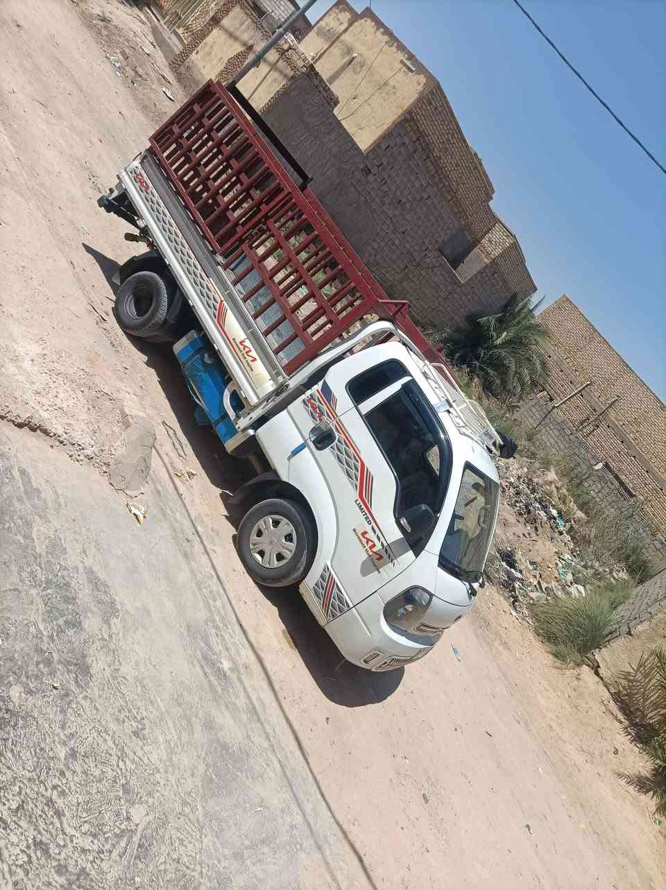 سياره موديل 2018 كفاله عامه بس بنيد مبدل ما معوره ابد بس بانيتها مبدل مكاني بالديوانيه***********
