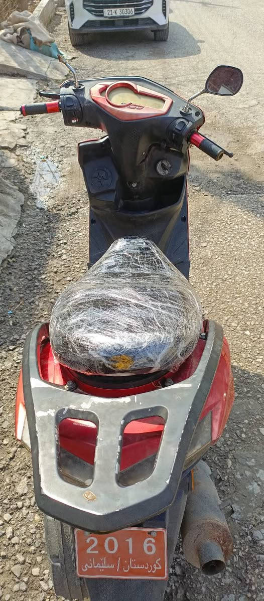 السلام عليكم دراجه شغاله كامله للبيع سلف كيلو متر عشائر كلش شغال عدا الهندر السعر 250 في مجال بسيط المراسل على الخاص او الاتصال على رقم،***********
