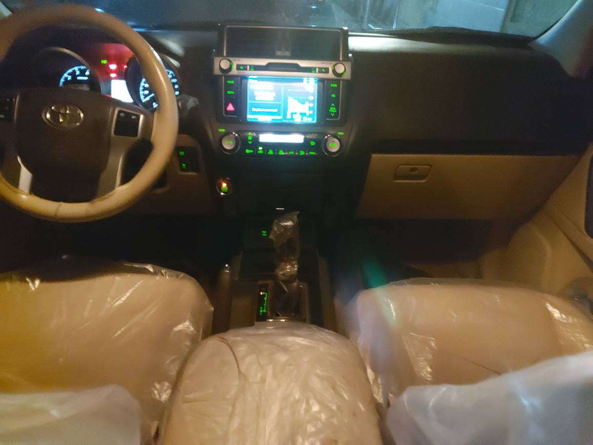 توێوتە پرادو مودیل2016  زورخاوێن ماوەتەوە بدون سبغ هەتا دعامیات  185km رویشتوە فول موصفات TXL شەرکە جیهان سلاید بصمە شغال کشنات کارەبای سەلاجە تەبریت مەرکزی. أربيل, العراق


**إذا كنت صاحب هذا الإعلان وتريد حذفه لأي سبب، رجاءا أرسل رسالة إلى الدعم الفني**