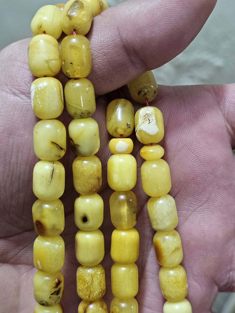 عودة مع عشاق المسابح الطويله 
مسبحة من كهرب بحر البلطيق الحر الطبيعي الشوائبي شرط وضمان مدى الحياة بأصالة الخامة لاكبس ولاضغط ولا مسال ولامعالج ولاكهرب صيني وبجراخه برميلي صندقي .
وزن ٣٨ غرام ٥٧ خرزه قياس ٩ ×١١.٥ ملم .


**إذا كنت صاحب هذا الإعلان وتريد حذفه لأي سبب، رجاءا أرسل رسالة إلى الدعم الفني**