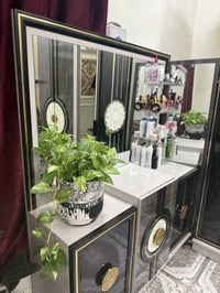 غرفه للبيع 8قطع للبيع نضيفه جدا  السعر٧٠٠وبيه مجال للشراي  لاستفسار ال...