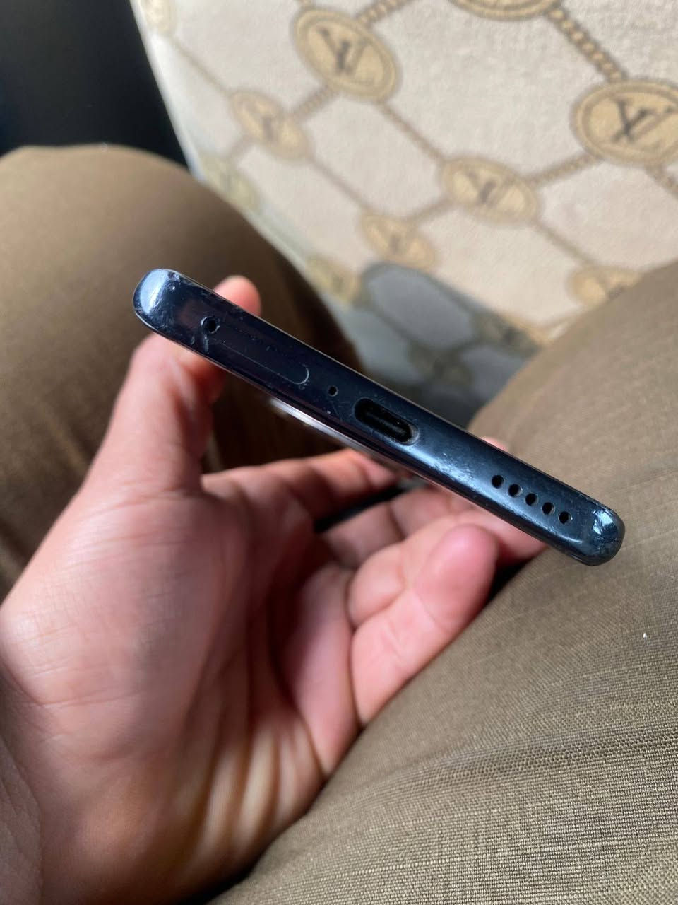 هونر x9b جهاز ما مفتوح ولا داخل صيانه بطاريته قويه ممساخدم هواي بس واكص وشاشه مكسوره من طرف والكامره الخلفيه هم مكسوره بس ما مأثر علتصوير تصويره كلش حلو مكاني بغداد -(سعر 130 الف ) معالج يشغل 90 فريم ⭐ ***********
