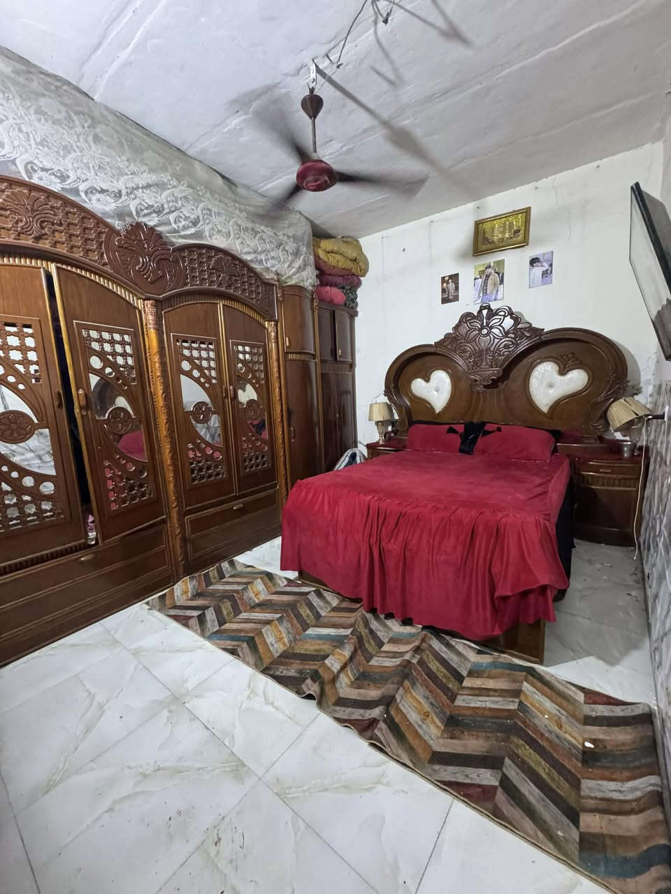 السلام عليكم 

بيت مساحه 98م ب حي الوحده شارع سيد أمين 
تفاصيل 
الطابق الأول 
ستقبال
صاله
غرفة نوم 
مطبخ.                                          (بسعر جدآ مناسب👌❤️)
مجمع 
صحياتً
الطابق الثاني 
غرفه نوم
صاله 

ستفسار ***********
***********
 او مراجعة مكتب كربلاء للعقار والمقاولات العامه حي الجزائر شارع المطاعم مقابل بيت عبد الأمير عبيس  اذ ردت بيع عقار او بناء أو ترميم ما عليك فقط مراسلتنا 
المطور العقاري الأول
