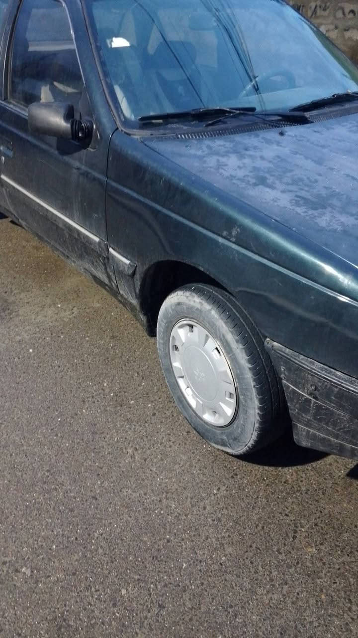 بيجو فرنسي موديل91 رقم نينوى مسطره دولي بسمي هزه جديده محرك نظيف لاصرف وكير عادي طخم دبلات امامي وخلفي جديد اني الشرعي شرط التحويل بدون ضرر السعر 23  وبي مجال اتصل على رقم ***********1 آسيا ***********
