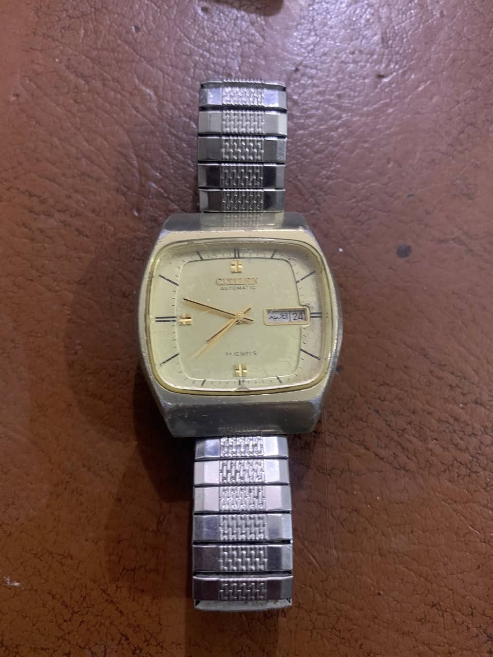 السلام عليكم
ساعات براند
كل وحدة مكتوب المنشأ بالصورة
سويسري وامريكي
Swiss army
Slimstar
Omax quartz 
Citizen
Aigner مطلية ذهب
و ساعة تكويك وكلها شغالة
التواصل خاص او واتس
الرقم فقط واتس 
***********
مكان / حي الجامعة بغداد
يوجد توصيل فقط كرخ
