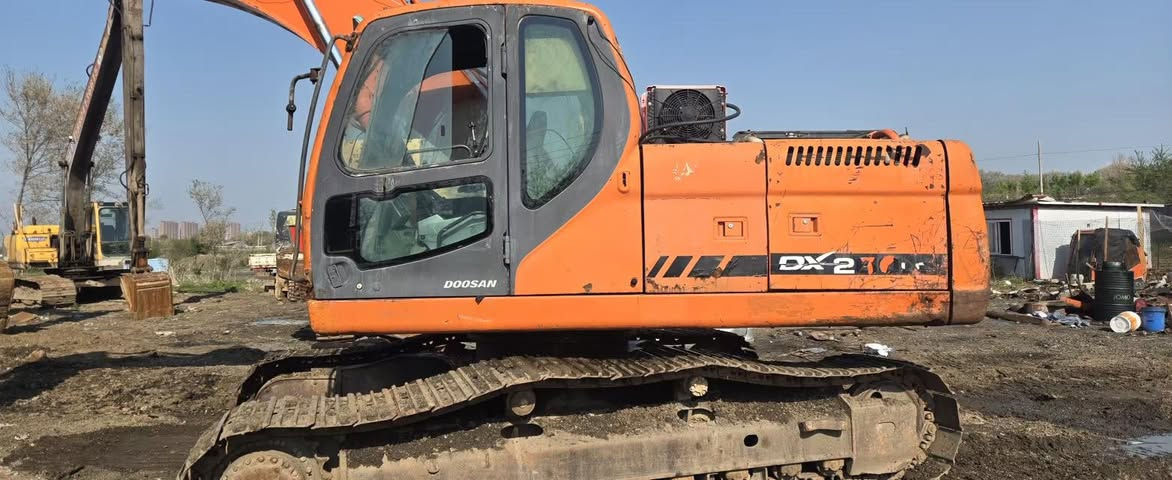 Dowson DX225 for sale


**إذا كنت صاحب هذا الإعلان وتريد حذفه لأي سبب، رجاءا أرسل رسالة إلى الدعم الفني**