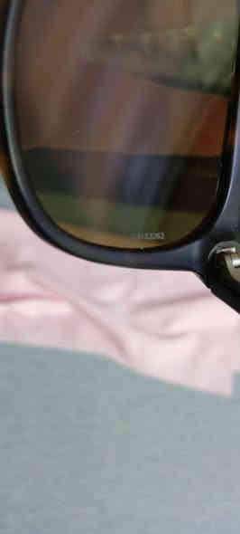 نظارة ماركة امبريو ارماني ايطالي اصلي 
قياس 57 وسط
فلتر UV400 لحماية العين من أشعة فوق البنفسجية 
موديل مميز و راقي
قطعة نضيفة جدا
للاستفسار واتس اب ***********
