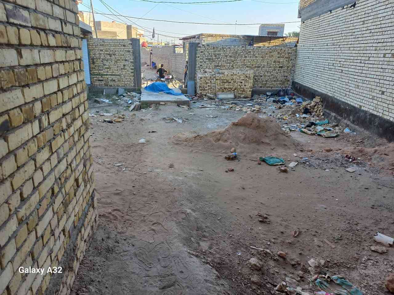 بيت للبيع طابو صرف المساحه ٣٨٠م قرب الحسينيه الزهراء (مراوس بيت او قطعه حسب القناعه تفاصيل اكثر تصال ***********
