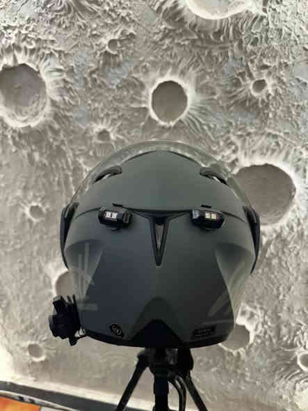 خوذه Westt Open Face اصليه قياسL  اضافها اناره LID +جهاز بلوتوث اصلي مايك  سماعات مجسمه  بغداد ***********
