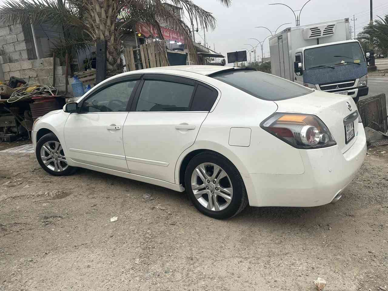 نيسان التيما للبيع كول عيب مابي موديل. 2012 سيارة بسمي مناقصه برغي سعرة قفل 125  وهاي رقم موبايل ***********
