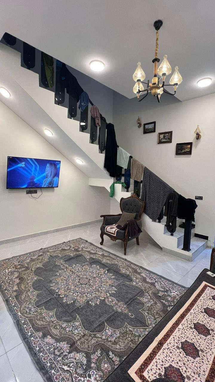 البيت للبيع زراعي  مساحتة 100مً طابق واحد مكانه كلش بيع معه اثاث
غرفة واحده وياها حمامها
وستقبال وصالة ومطبخ وحمامات خارجيه 
طابق واحد فقط 
عنوان خلف مستشفى التركي بالفرع مال النائبه نغم الابراهيمي

السعر 95 معه اثاث 

مكتب 💥التميز 💥للعقار 
الشموخ قرب جسر مشات 📍

ستفسار ☎️***********
