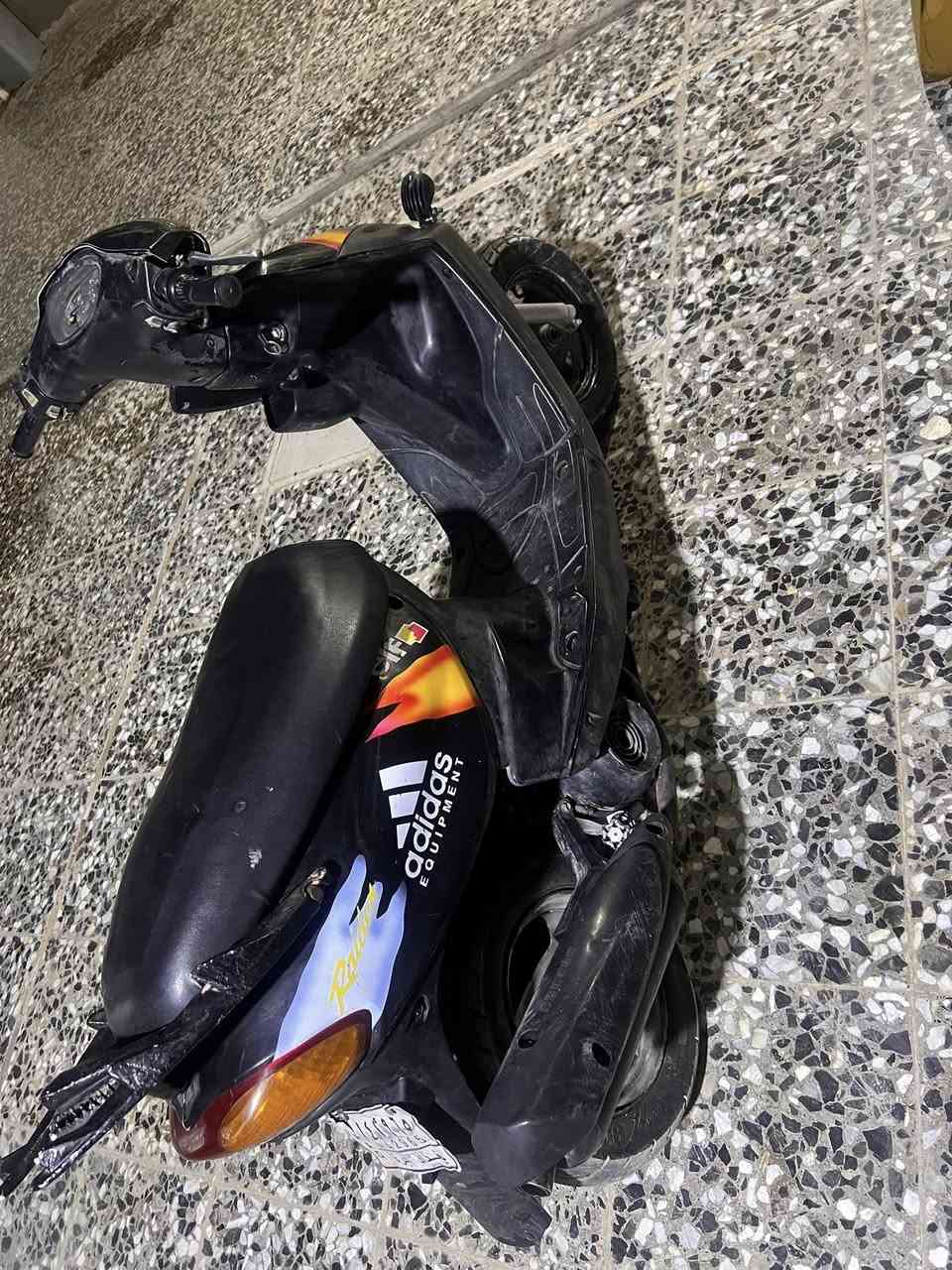 ماكس قجمة مزودة بوشة 55وصالنصه رياضي FM نكرة سلف كامله من اشاير من كلشي كلشي ما عوزهة بيهة شلعه طيران اوراق منيفيس بيهة السعر 400 رقمي هذا ***********
