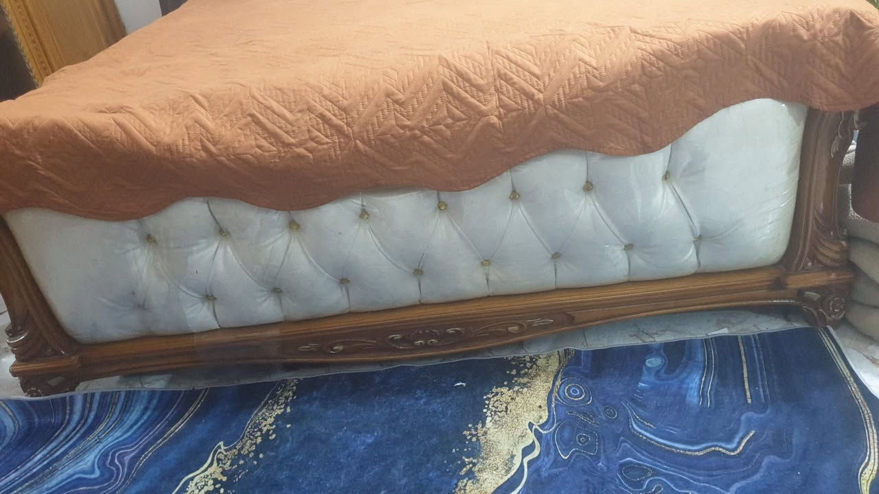 السلام عليكم للبيع غرفه نوم تزكام درجه أولى ٦ بيبان السعر ٧٥٠ وبيهه مجال الله شاهد جديده هسه مسوينهه شط مبيهه بس اريد ابيع بسبب السفر العنوان ام الكبر والغزلان ***********
