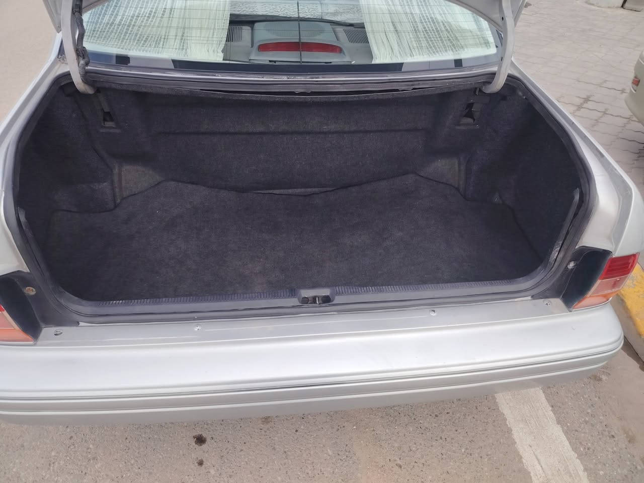 السلام عليكم راس الثور تكم للبيع مديل 96كفاله من اىكص والنقل جثه والضربه والعيب الشرعي تخم تاير جديد حداده توني مسويه شاصي 55اصل خمس دكم  تبريد وي السويج ثلج مكينه وكيرتوني شادهن تحوير النجف اصل طويله رقم بصره سنويه 28 العنوان البصره  السعر 120وبيه مجال بسيط السياره مال جناي هاتف ***********
