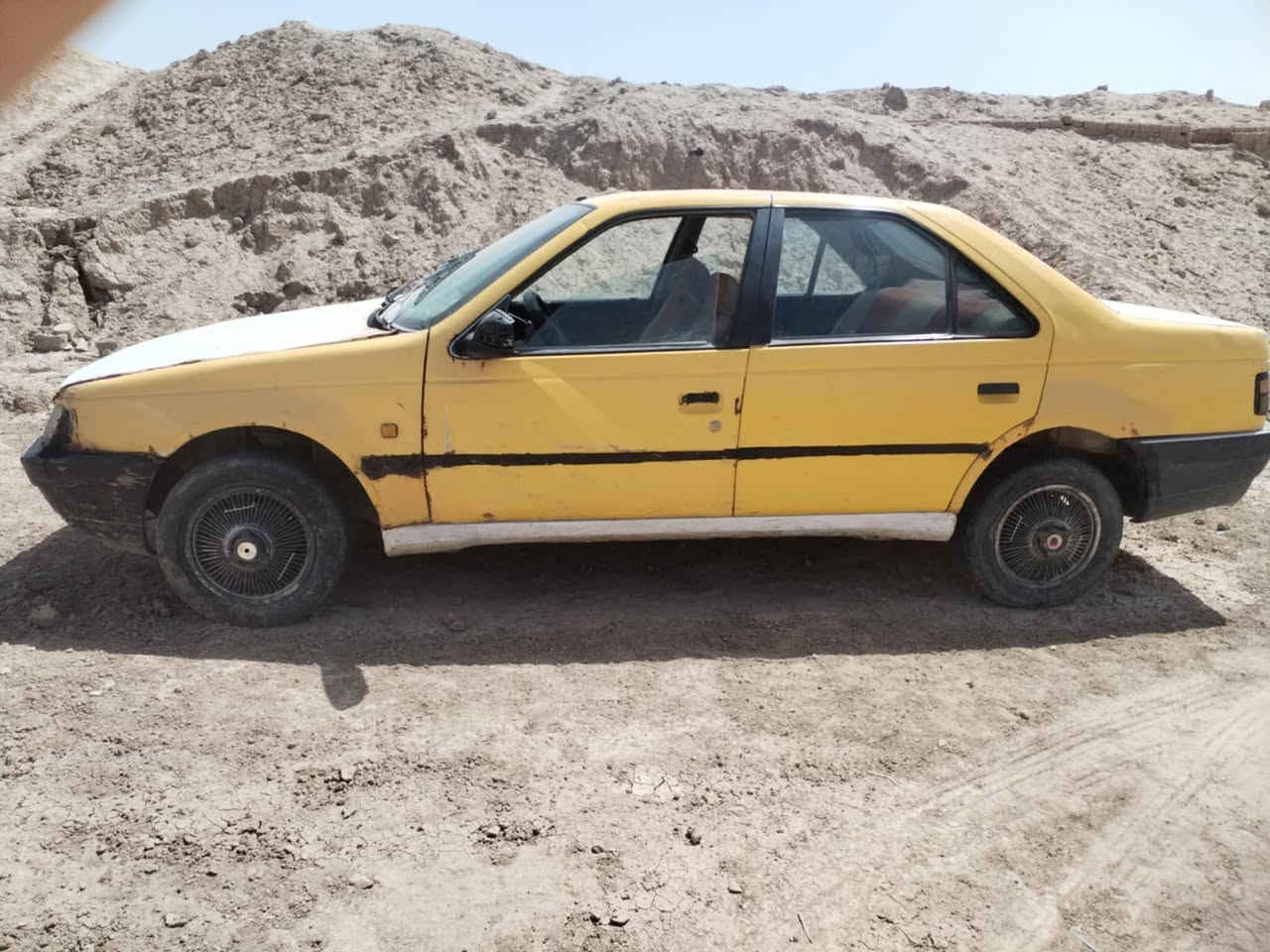 بجؤ رؤه للبيع مكان الديوانية سدير سعر 8ورقات رقم صاحبه *********** اتصل ***********
